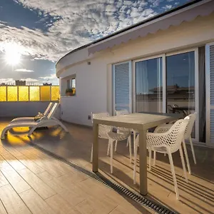 Sunny Rooftop Appartement